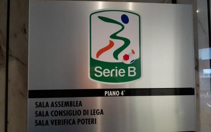 Serie B, la Spal festeggia la promozione in Serie A nonostante la sconfitta
