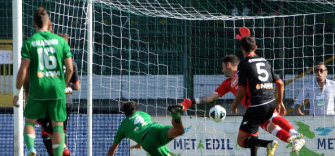 Barletta-Benevento 0-1 Il Benevento riconquista la vetta