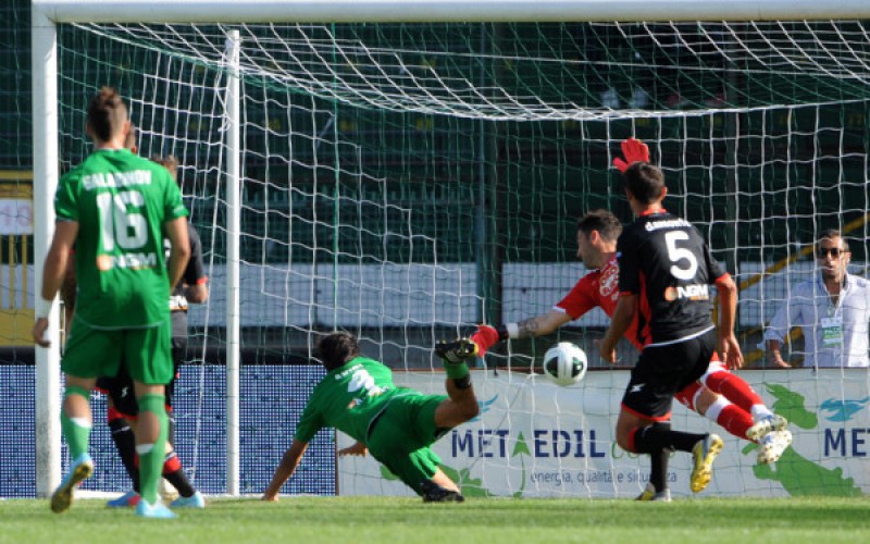Barletta-Benevento 0-1 Il Benevento riconquista la vetta