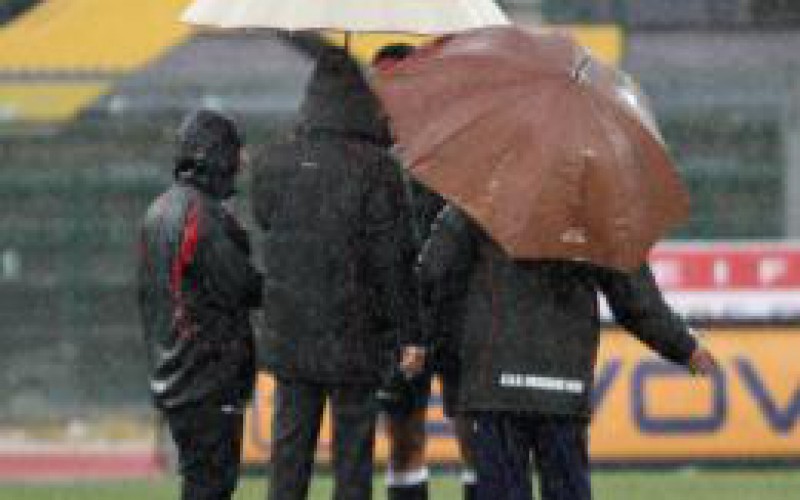 Lecce-Matera, gara rinviata per pioggia. Si gioca domani