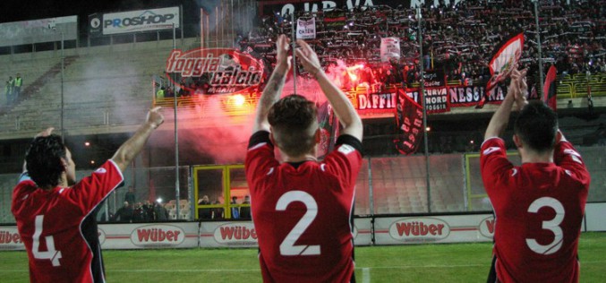 È la casacca rossonera la più bella. Maglia del Foggia vince in Lega Pro