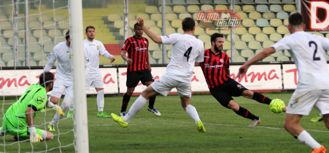 Foggia-Ischia 4-2. Poker di Iemmello