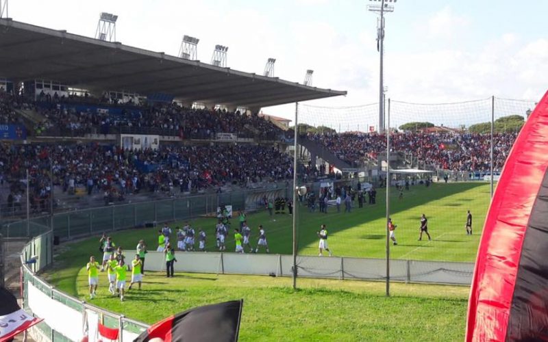 Foggia calcio, la società denuncia: “Aggrediti a Tirrenia al rientro in albergo”