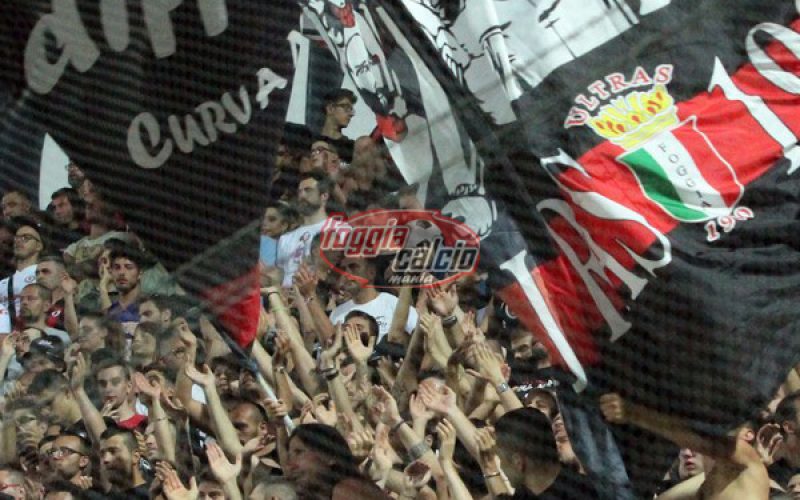 Foggia Calcio, esposizione striscioni: la procedura