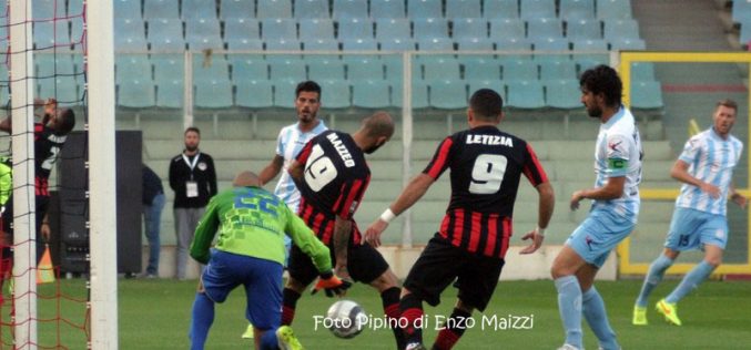 Lega Pro la giornata: frenano Foggia e Lecce. Cosenza secondo, clamoroso stop per il Matera. Derby al Catania, Melfi nei guai