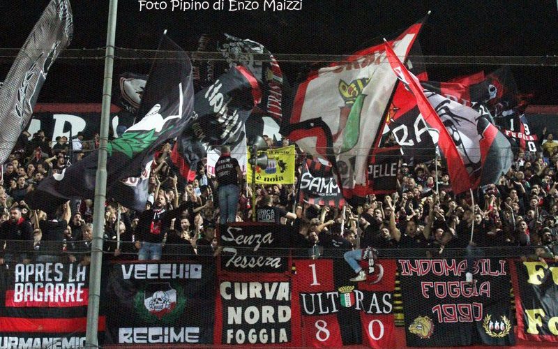 Lecce-Foggia, derby per il primato