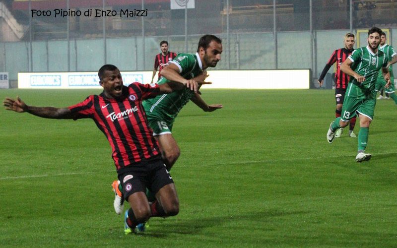 Festival del gol: Foggia e Matera a valanga. Crolla la capolista Lecce