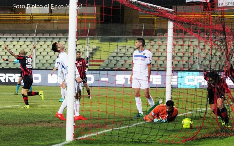 Troppo Foggia per il Siracusa: allo “Zac” è 3-0 rossonero