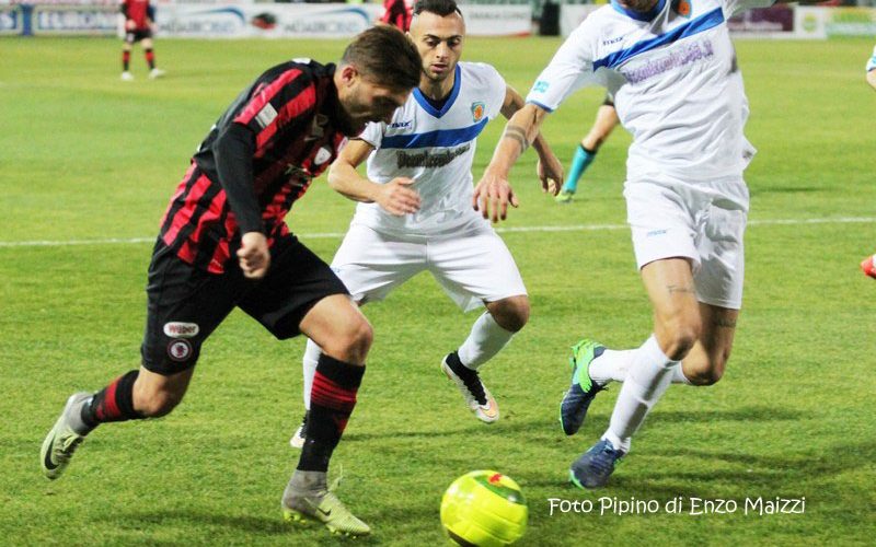 Foggia-Siracusa 3 – 0 Il Foggia chiude l’anno con tre ‘<i>botti</i>‘ rossoneri