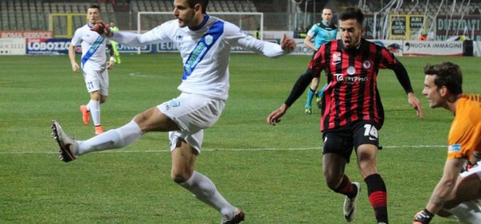 Prova di forza del Foggia, il Matera si scioglie: è 3-1 allo Zaccheria