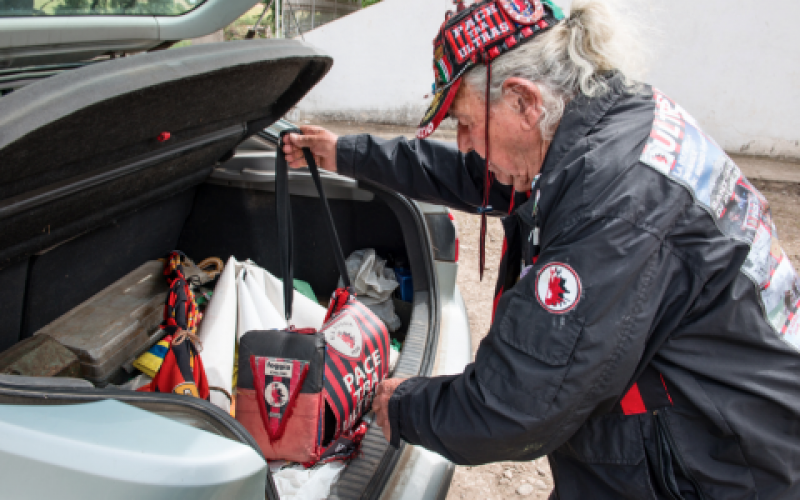 Nonno Ciccio, l’irriducidibile 92enne ultras del Foggia: ultimo samurai di un tifo che non c’è più