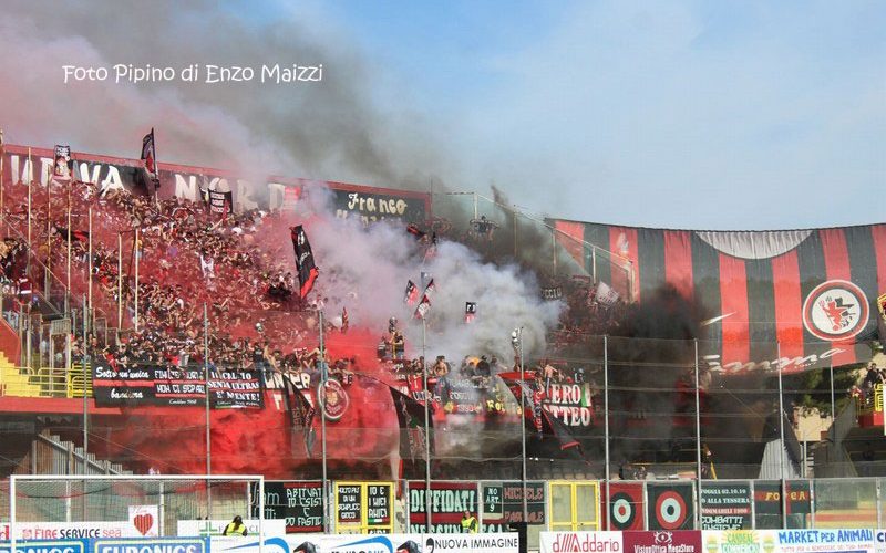 Foggia, parte la sottoscrizione online degli abbonamenti