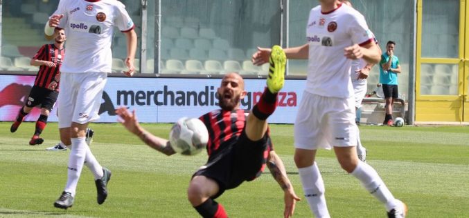 Stroppa tende la mano a Mazzeo: “Il centravanti titolare in serie B sarà lui”