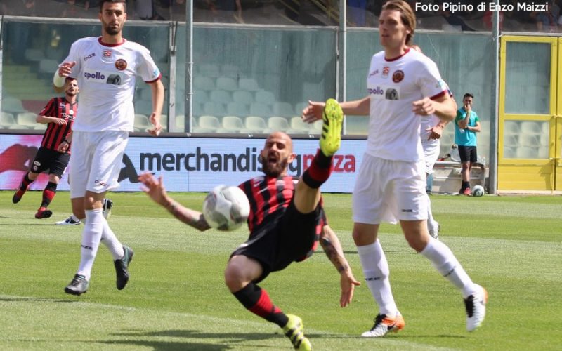 Stroppa tende la mano a Mazzeo: “Il centravanti titolare in serie B sarà lui”