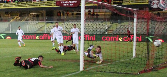 La fotocronaca di Foggia-Cremonese