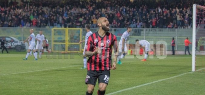 Mazzeo fa impazzire lo Zaccheria al 95′: Foggia batte Cesena 2-1