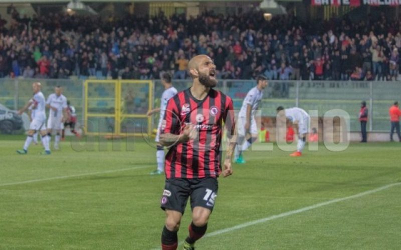 Mazzeo fa impazzire lo Zaccheria al 95′: Foggia batte Cesena 2-1