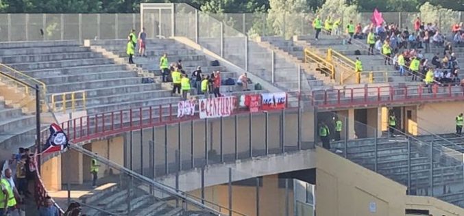 Cosenza, la carica dei tifosi: in 20000 al San Vito-Marulla