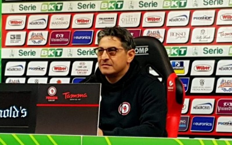 Padalino: “Ora bisogna osare di più. Arriviamo bene al match”