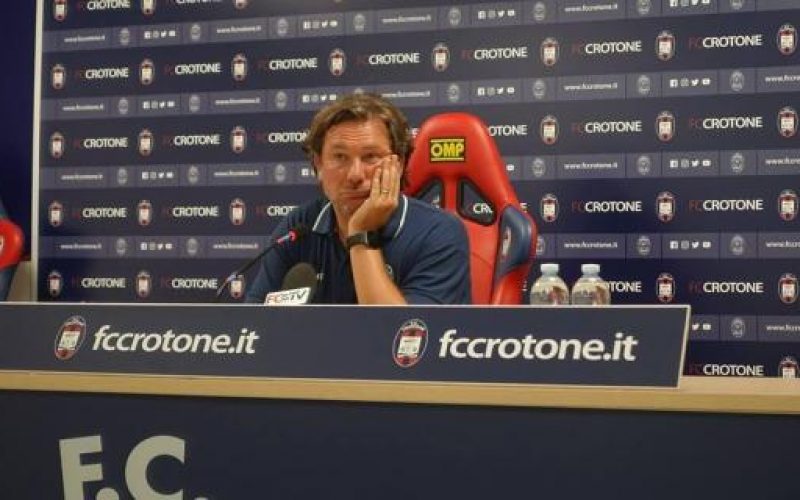 Crotone, Stroppa: “Hellas tra le più forti del campionato. Chi subentra dalla panchina può fare la differenza”