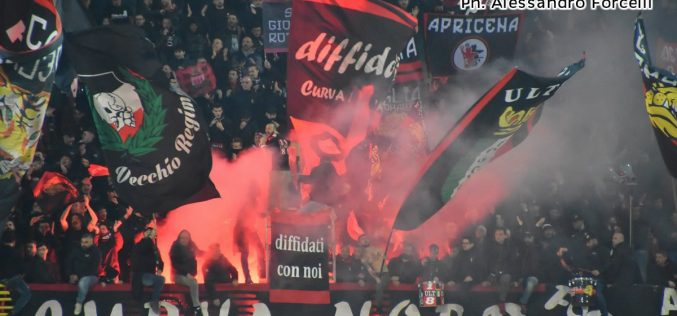 Foggia Calcio, nota congiunta di Curva Sud e Curva Nord: “Estranei a quanto successo, non è il nostro modo di fare”
