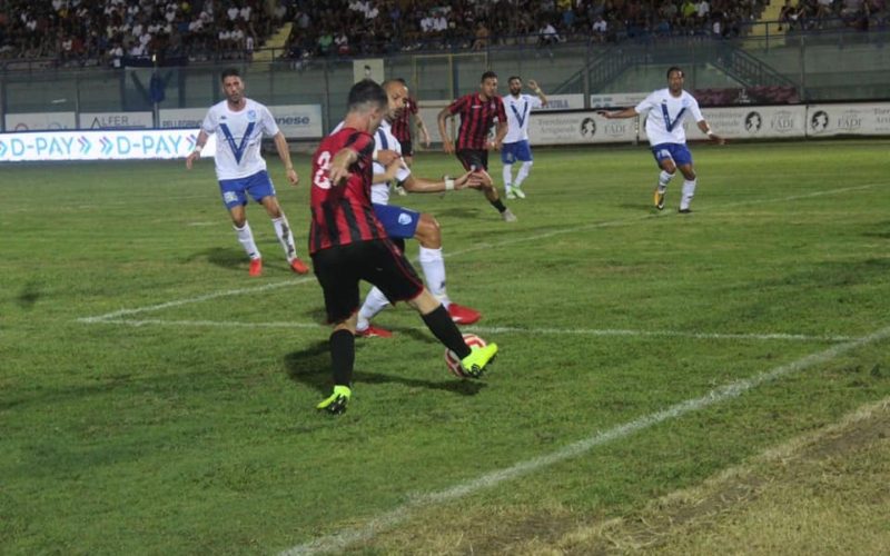 Brindisi-Foggia, scontri tra le tifoserie a fine partita