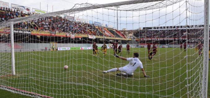 Foggia-Gravina 3-3, spettacolo puro allo Zaccheria: che rimonta dei rossoneri!