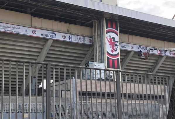 Foggia, per la sfida salvezza col Siracusa invitati tutti gli studenti della città