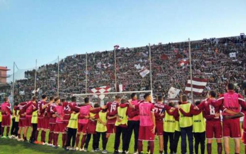 Anche la Reggina conosce la parola sconfitta: la Cavese vince 3-0 nell’anticipo del girone C