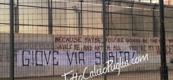 Taranto, altro striscione contro Giove