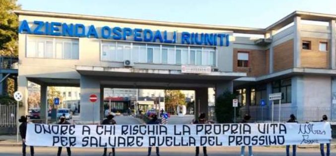 Foggia, gli ultras: “Onore a chi rischia la vita per salvare quella del prossimo”