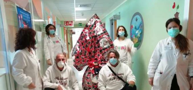 Foggia, il cuore degli ultras rossoneri: donate uova di Pasqua ai bambini ricoverati