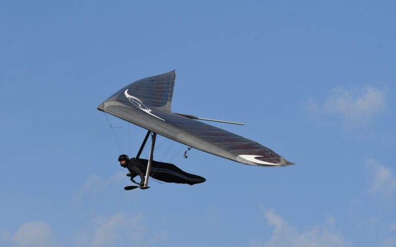 Parapendio e deltaplano: volare, camminare, esporre