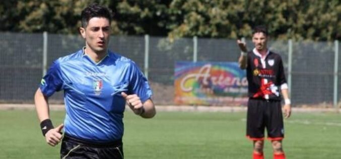 Monopoli-Foggia dirige Francesco Carrione di Castellammare di Stabia