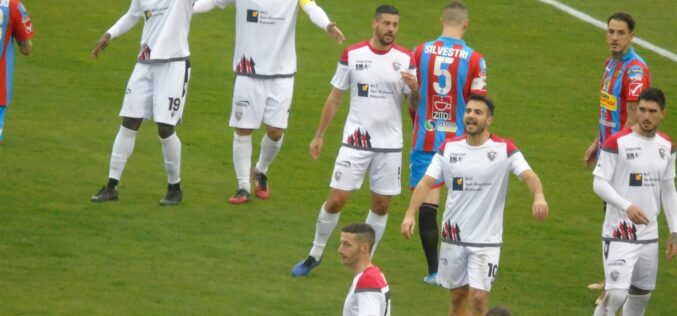 Il Foggia subisce e non reagisce: col Catania finisce 2-1