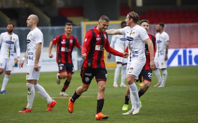 Apre Rocca, Baschirotto chiude. Foggia-Viterbese finisce 1-1