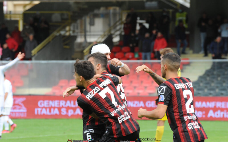 Flash Goal: Foggia-Taranto 1 – 1 Pari e patta contro i rossoblu