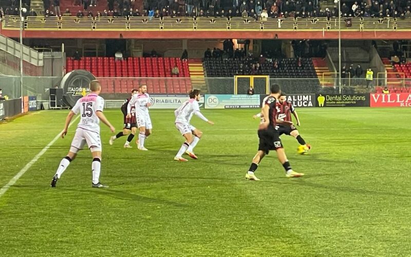 Foggia ti vogliamo così! Una prestazione super permette a Curcio&Co. di asfaltare 4-1 il Palermo