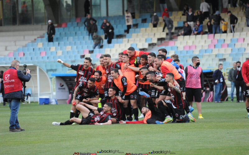 Apoteosi Foggia: Nicolao Meravigliao ribalta l’Avellino e i rossoneri sono alla fase nazionale playoff