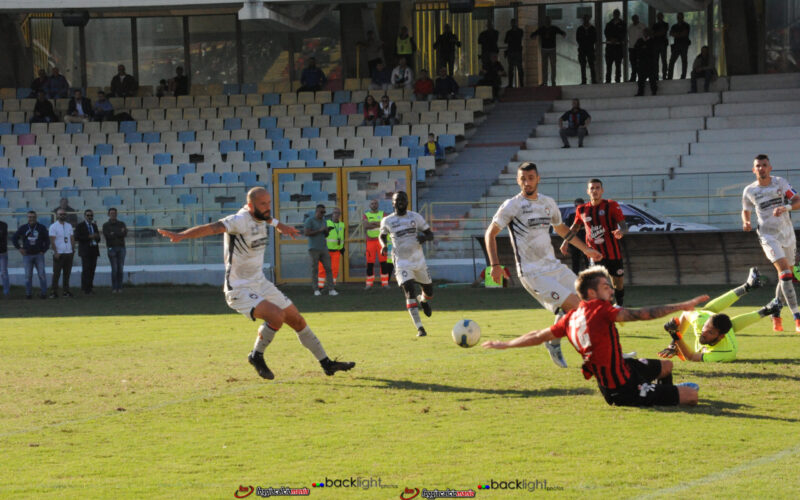Diretta: Foggia-Crotone 1-0 Tre punti d’oro