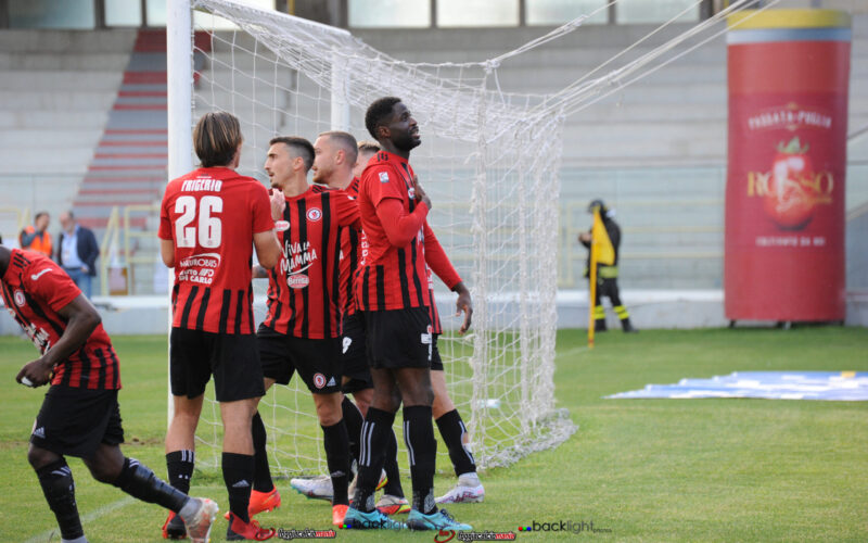 Foggia, con il rinvio dei playoff i rossoneri possono recuperare Vacca e Beretta