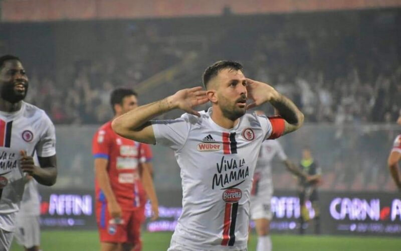 Foggia e Pescara danno spettacolo: 2-2 allo “Zaccheria”. Due pali negano la vittoria al Foggia