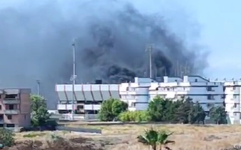 Taranto, ancora a fuoco lo stadio ”Iacovone”