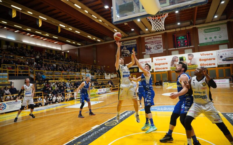 Fabriano è la prima squadra a sbancare il “Falcone e Borsellino”. Neri sconfitti