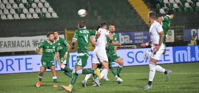 Una squadra che cammina in campo può solo perdere. Altra sconfitta (2-1) ad Avellino