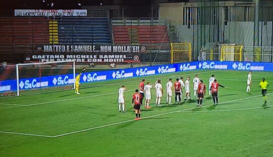 Il Foggia crolla con il Sorrento (2-1). Capuano si dimette. “Ho visto cose assurde. Evidentemente non sono in grado di allenare”