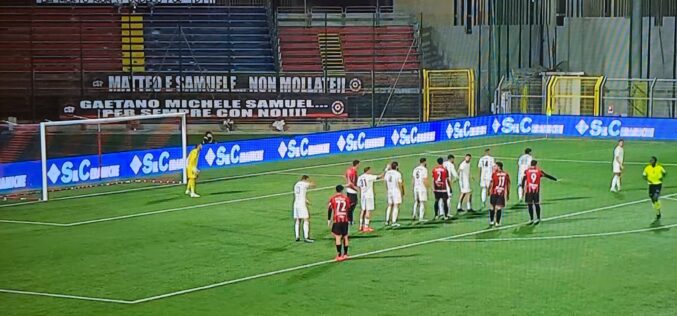 Il Foggia crolla con il Sorrento (2-1). Capuano si dimette. “Ho visto cose assurde. Evidentemente non sono in grado di allenare”