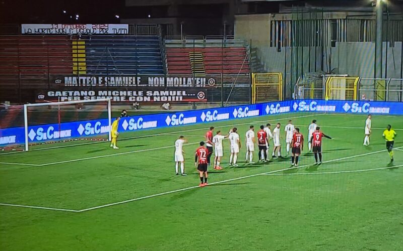 Il Foggia crolla a Sorrento (2-1). Capuano si dimette. “Ho visto cose assurde. Evidentemente non sono in grado di allenare”