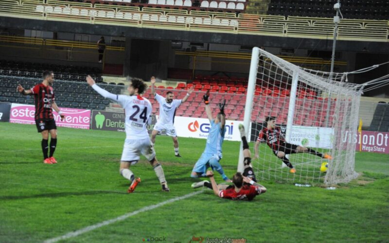 Un Foggia all’insegna del tre si prepara per il Crotone