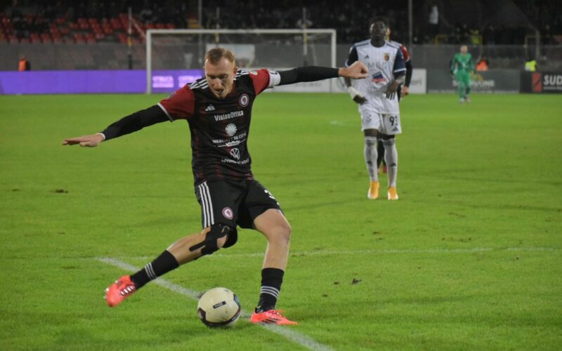 Il Foggia perde l’occasione per rilanciarsi. Un punto (0-0) con la Casertana che serve a poco